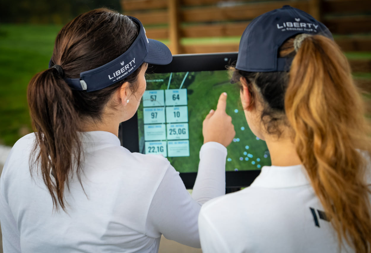Joueurs de golf sur le parcours du Liberty Country Club
